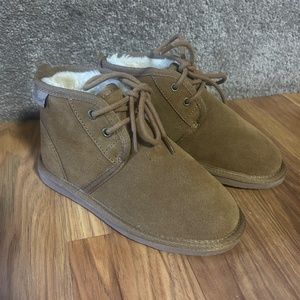 Minnetonka Girls Lace Up Boot Sz 1